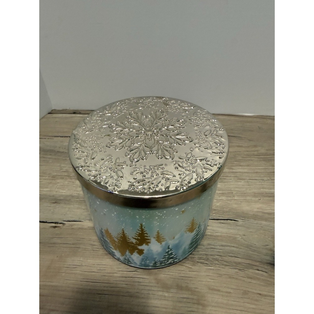 Bath & Body Works Falling Flurries 14.5 Oz 3 Wick Candle NEW - Picture 3 of 5
